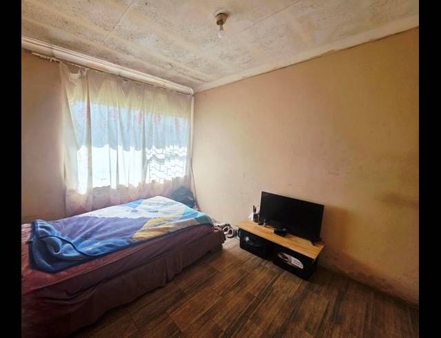 5 BEDROOM HOUSE FOR SALE IN KLOPPERPARK